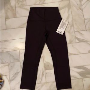 Lululemon align crop 21” NWT in deep purple color